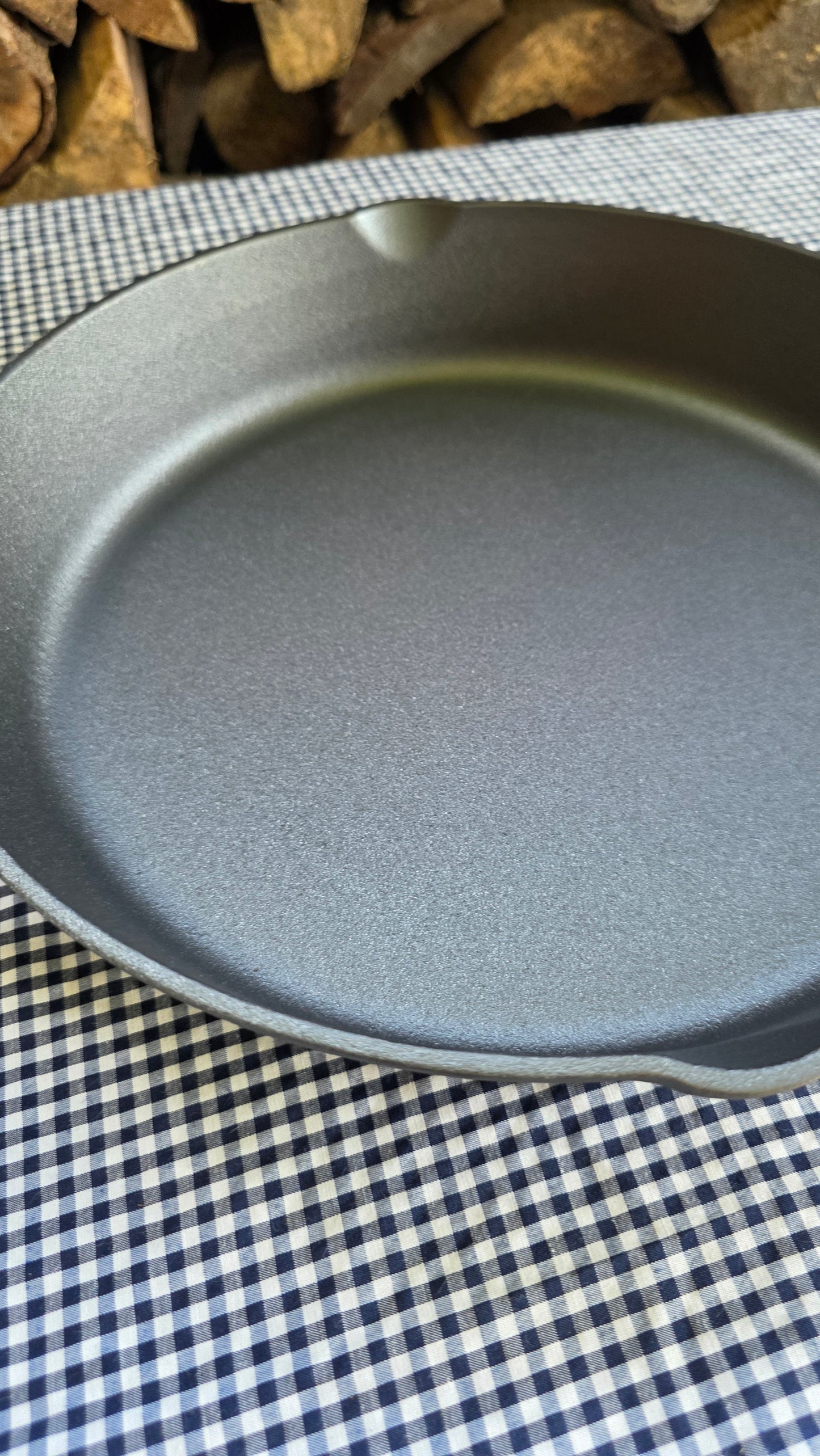Sartén de Hierro Fundido 30 cm — Poder Culinario para Grandes Creaciones