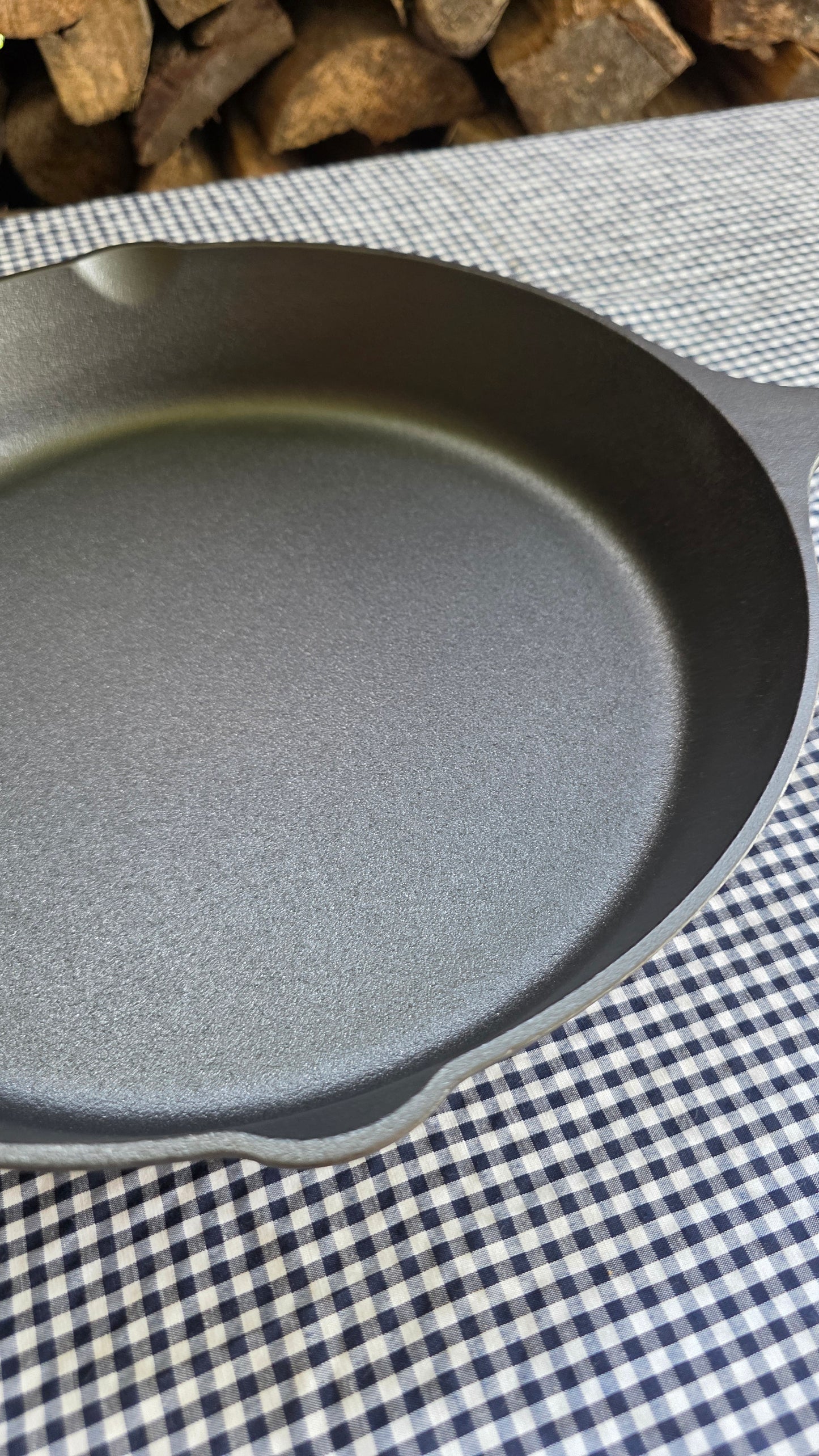 Sartén de Hierro Fundido 30 cm — Poder Culinario para Grandes Creaciones