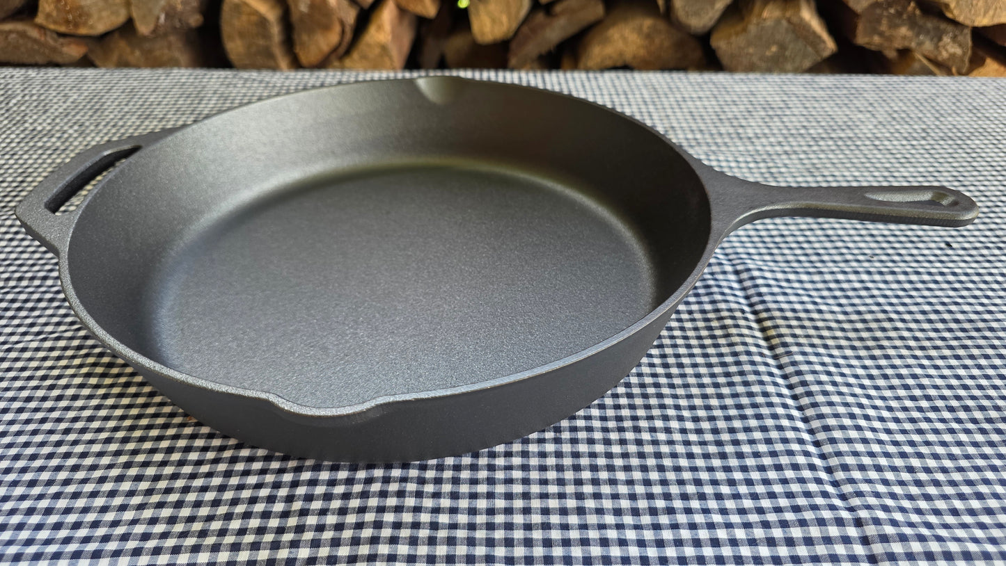 Sartén de Hierro Fundido 30 cm — Poder Culinario para Grandes Creaciones