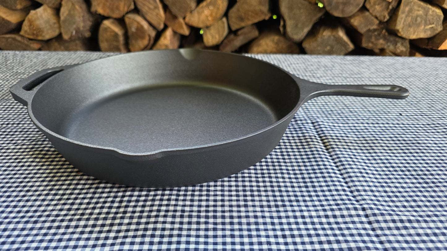 Sartén de Hierro Fundido 30 cm — Poder Culinario para Grandes Creaciones