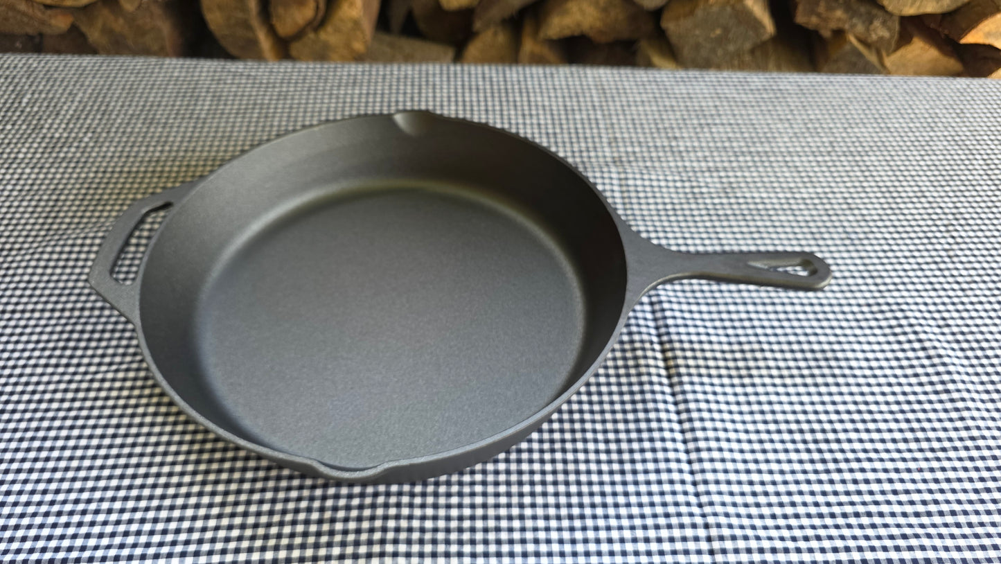 Sartén de Hierro Fundido 30 cm — Poder Culinario para Grandes Creaciones