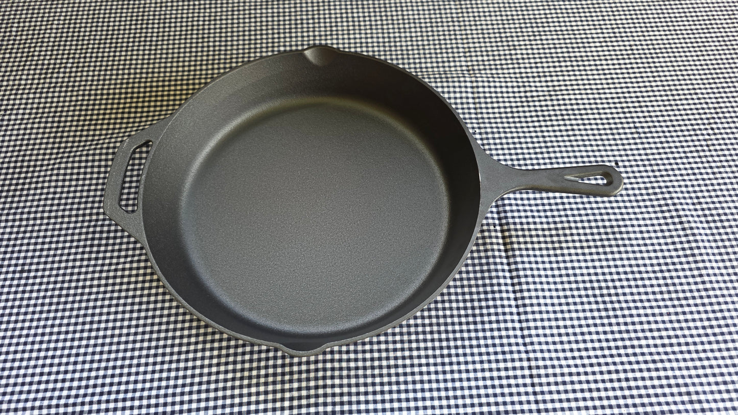 Sartén de Hierro Fundido 30 cm — Poder Culinario para Grandes Creaciones
