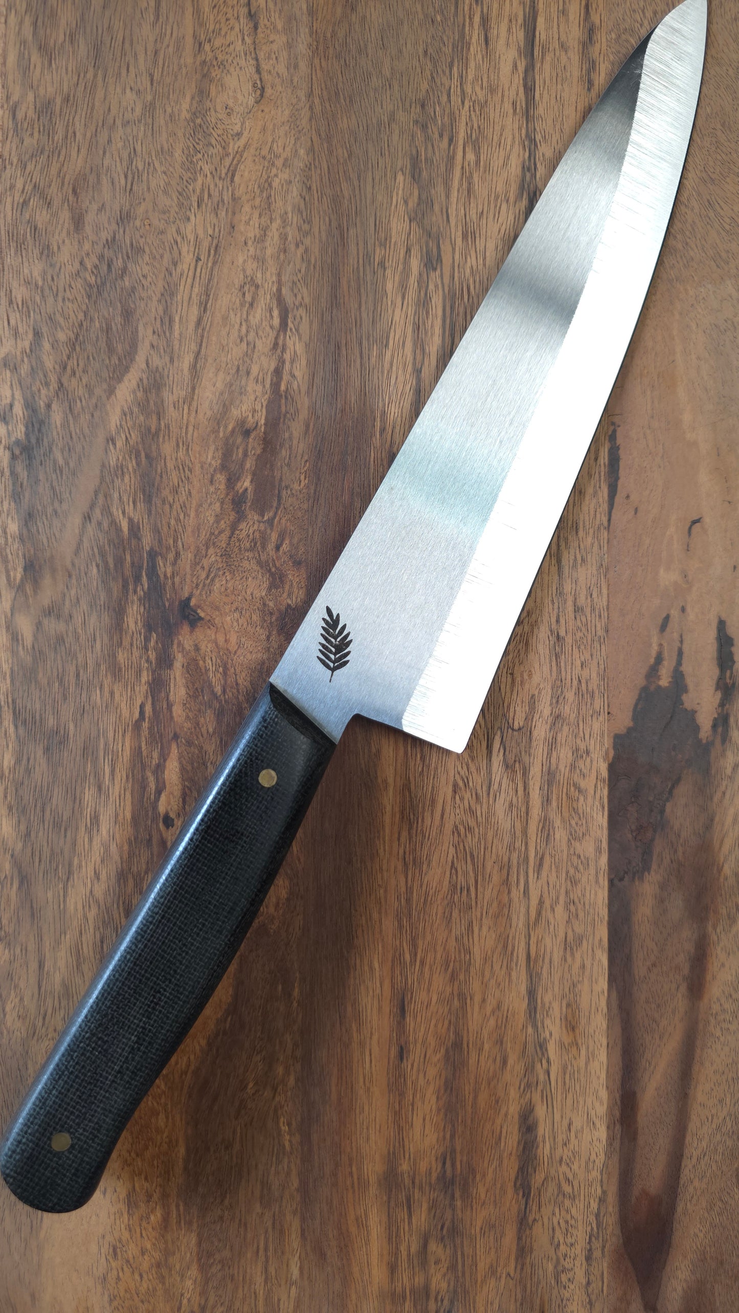 Osvaldo (Micarta Negra)