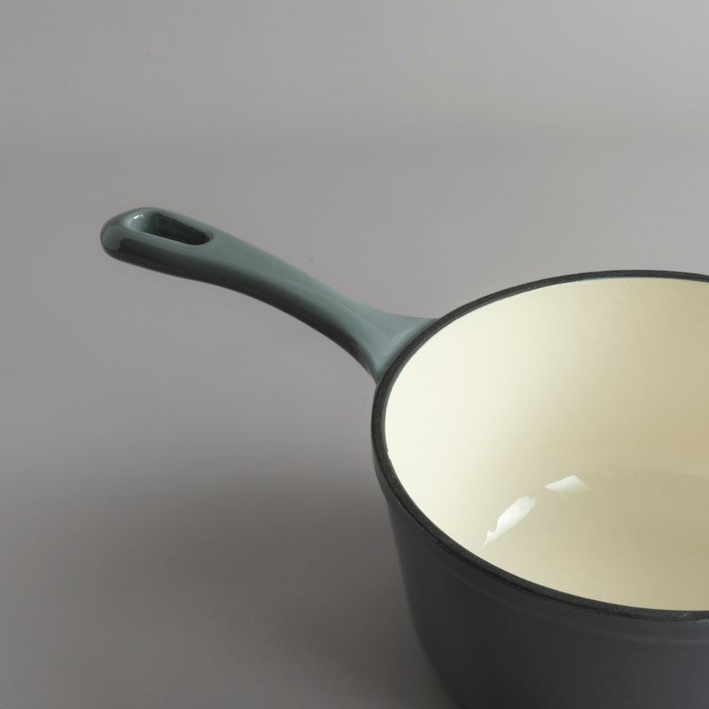 CACEROLA GRIS ESMALTADA CON MANGO 20CM