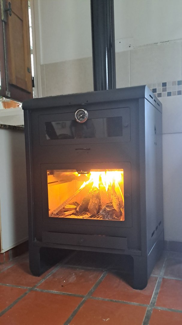 Calefactor P24 con Horno (180m2) NEW