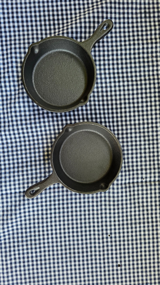 Sartén Mini de Hierro Fundido 10 cm — Precisión Gourmet en Formato Compacto