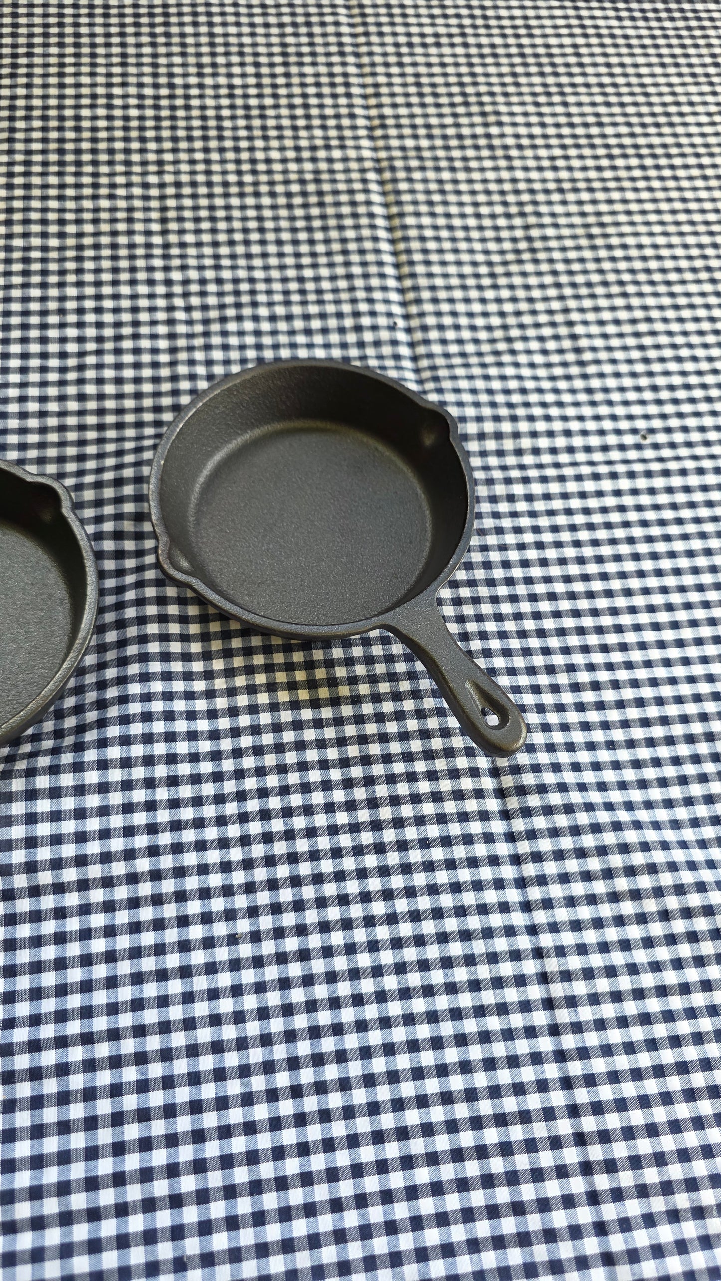 Sartén Mini de Hierro Fundido 10 cm — Precisión Gourmet en Formato Compacto