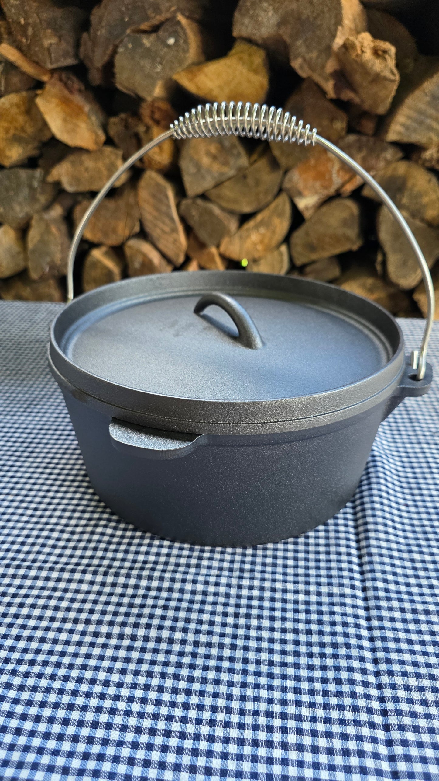 Cacerola de Hierro Fundido con Asa de Acero Inoxidable