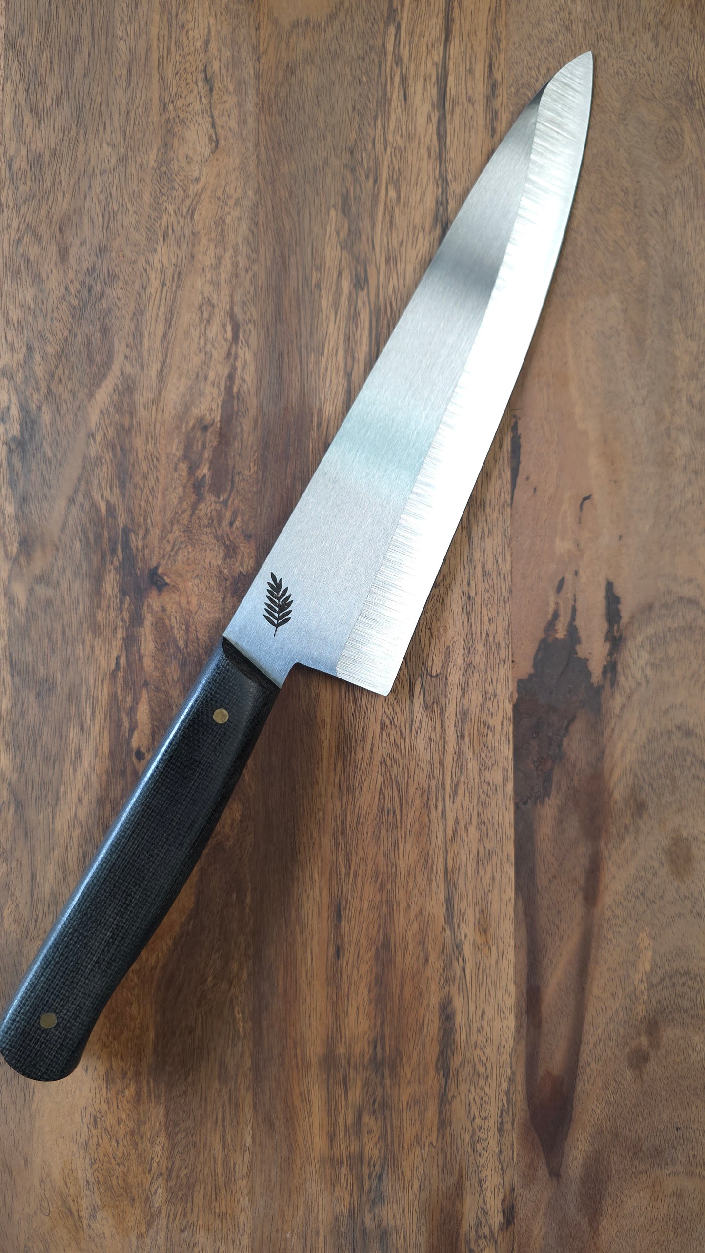 Osvaldo (Micarta Negra)