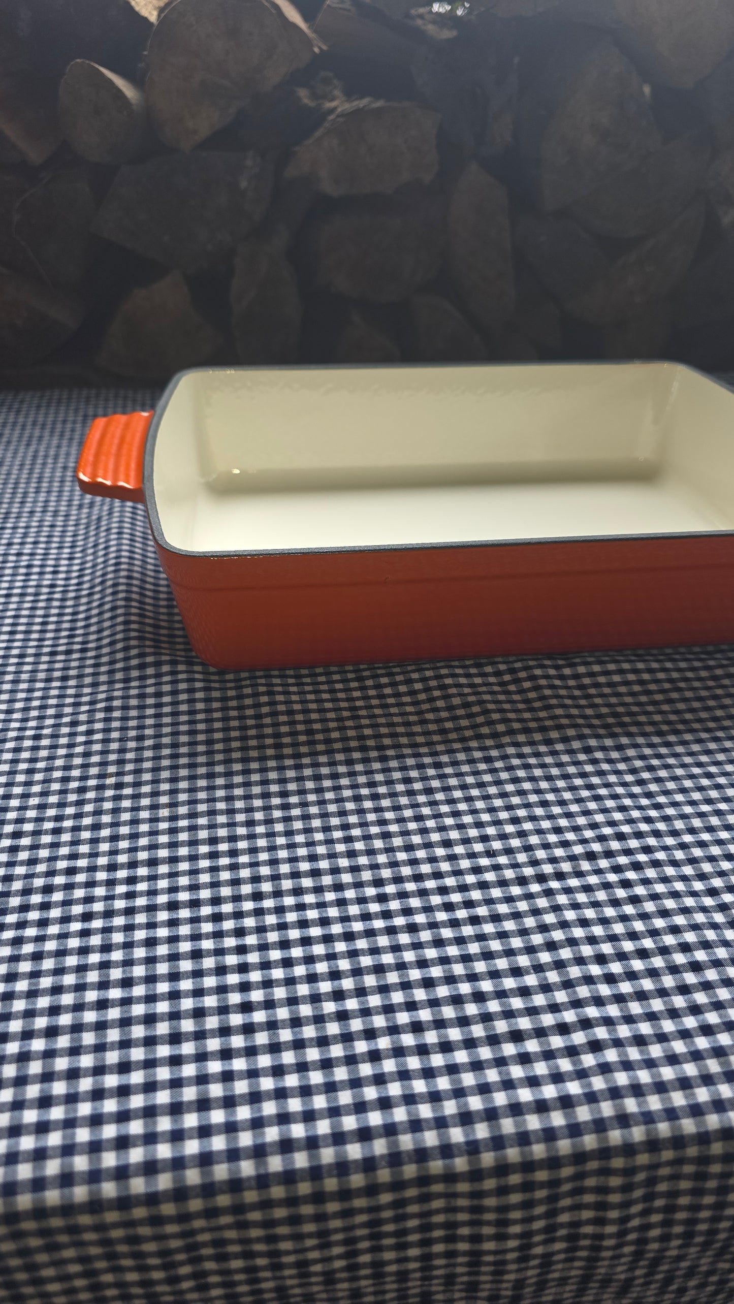 Fuente Rectangular Enlosada (rojo, naranja, blanco, gris)