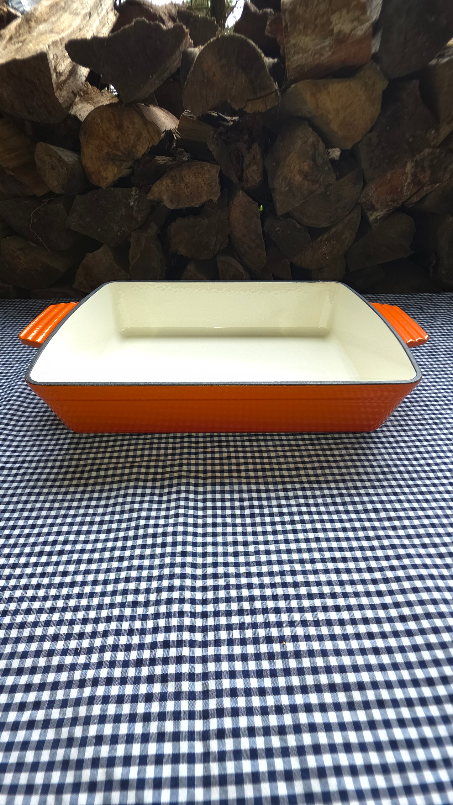 Fuente Rectangular Enlosada (rojo, naranja, blanco, gris)