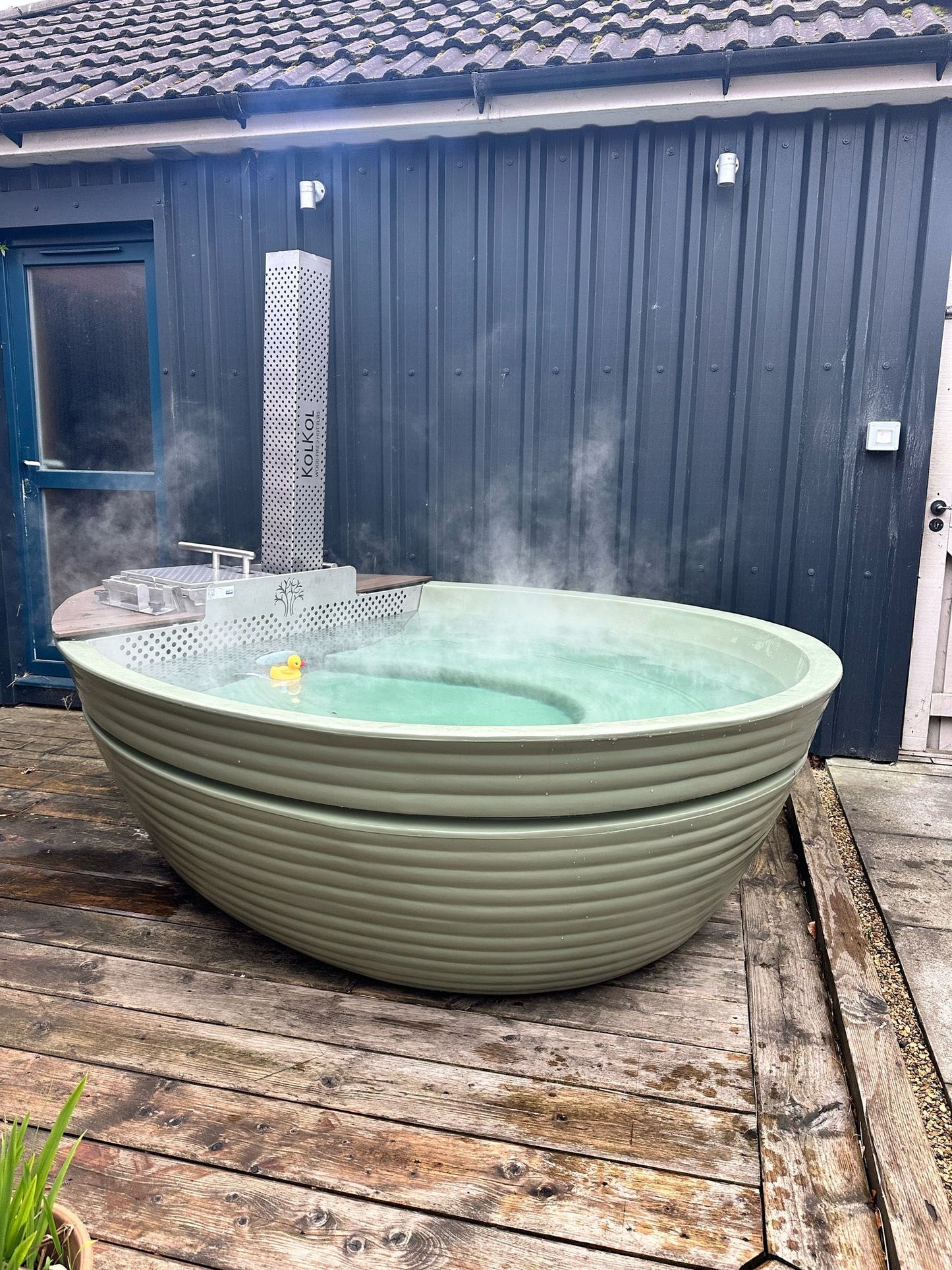 KolKol Hot Tub